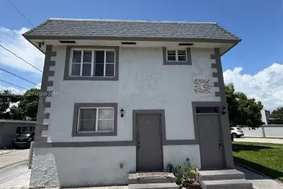 219 W Dixie Hwy #B, Dania Beach: photo 1 of 14