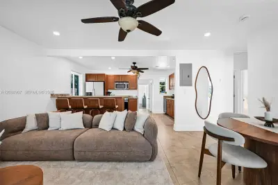 1328 N Andrews Ave, Fort Lauderdale: photo 1 of 48