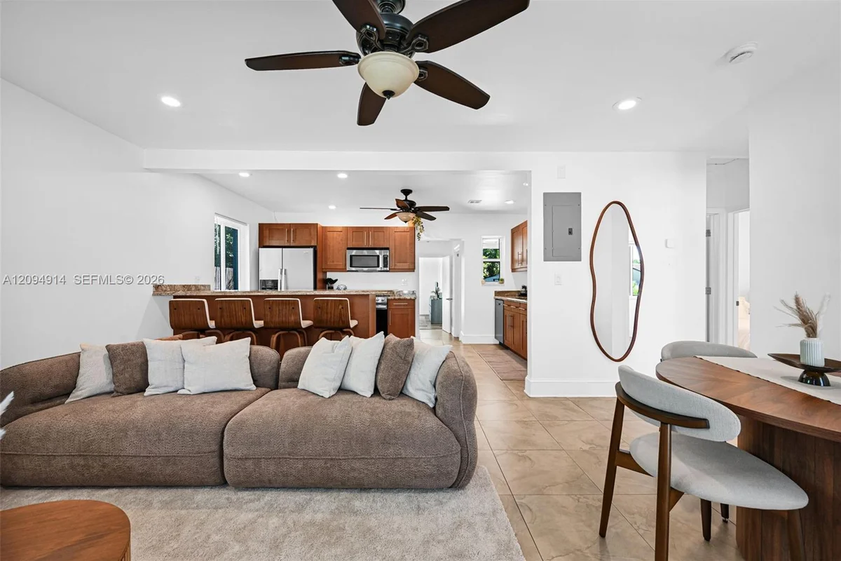 1328 N Andrews Ave, Fort Lauderdale: photo 1 of 48