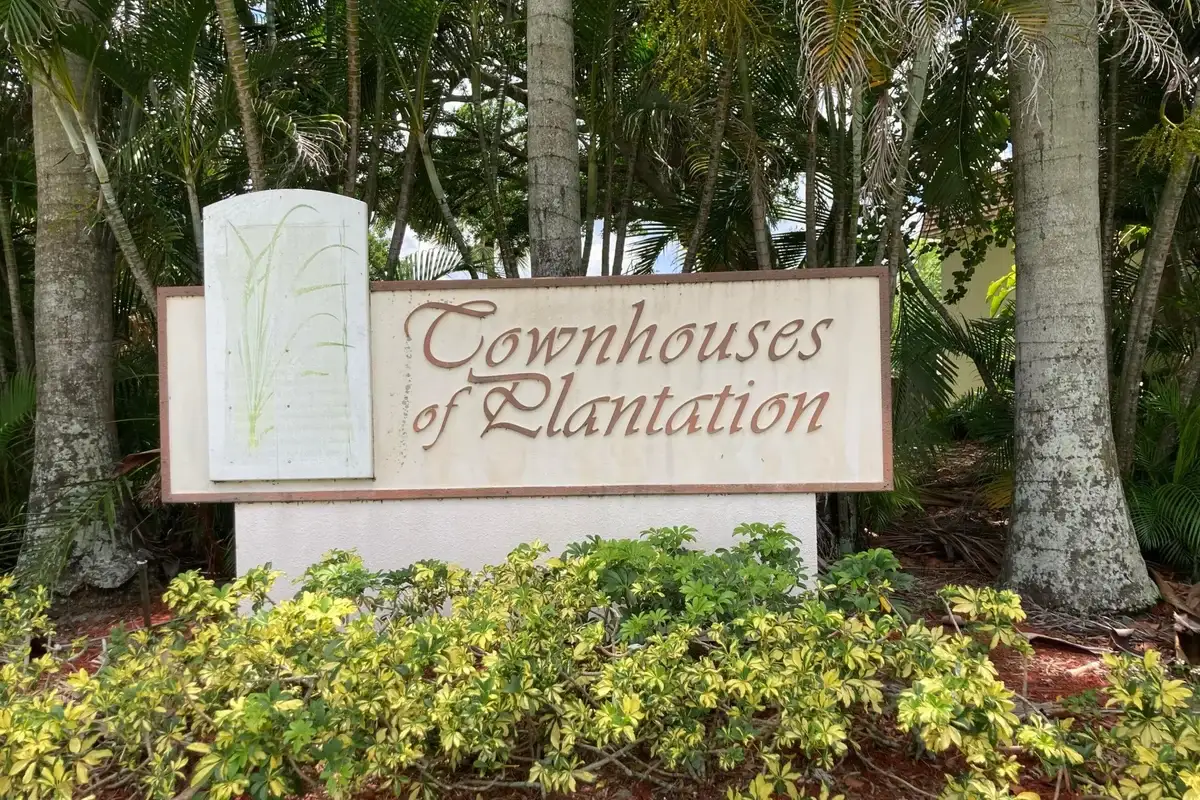 801 NW 46th Ave, Plantation: photo 1 of 16