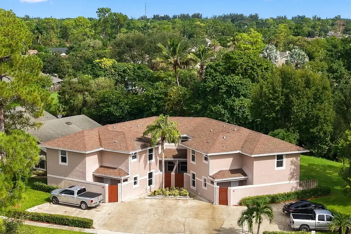 1031 Goldenrod Rd, Wellington: photo 1 of 33