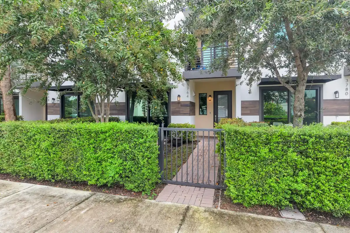 3764 Lambert Ave, West Palm Beach: photo 1 of 26