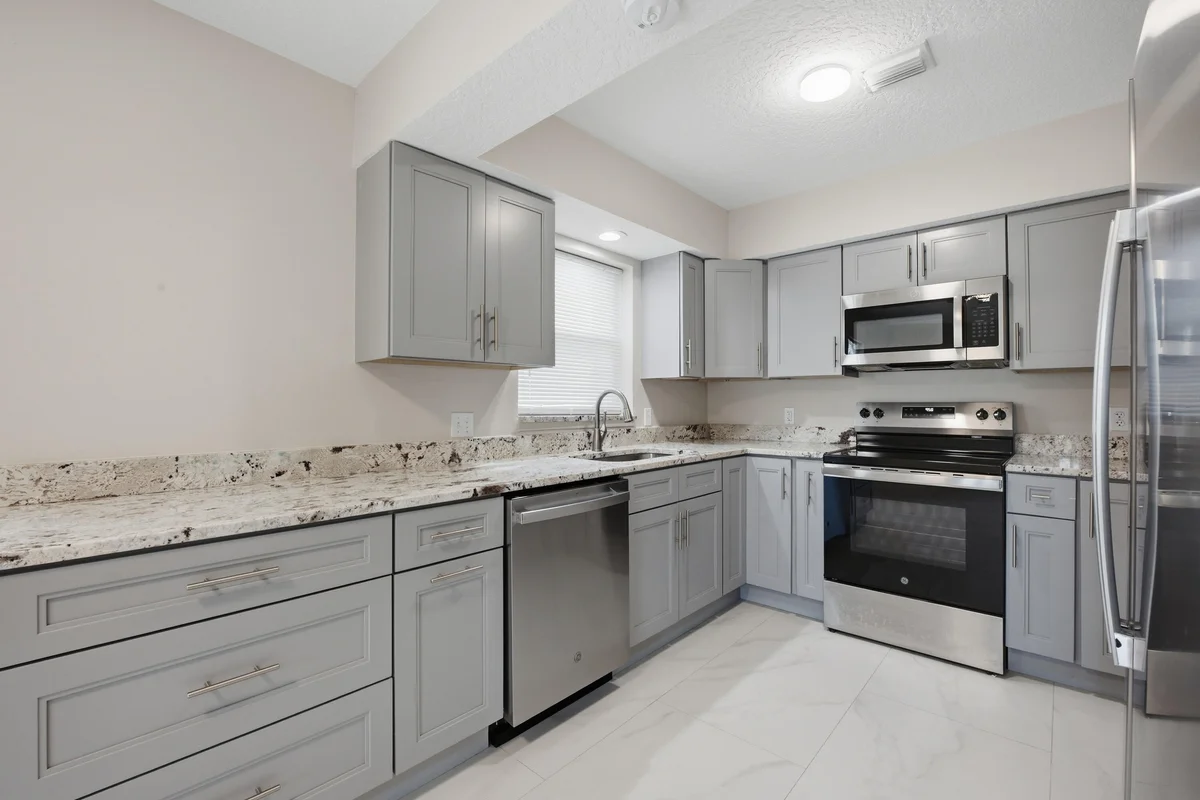 1033 Goldenrod Rd, Wellington: photo 1 of 38