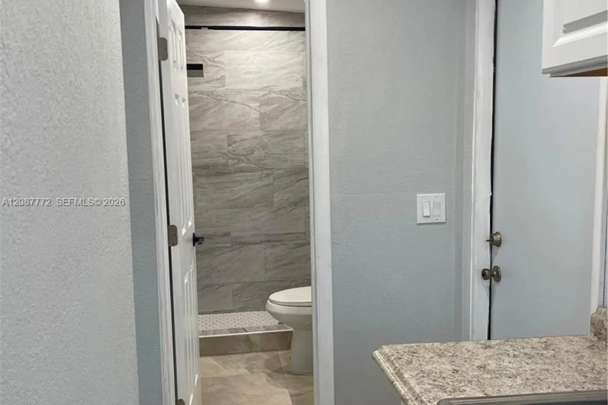 340 SW 31st Ave #1, Fort Lauderdale: photo 1 of 11