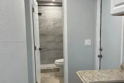 340 SW 31st Ave #1, Fort Lauderdale: photo 1 of 11