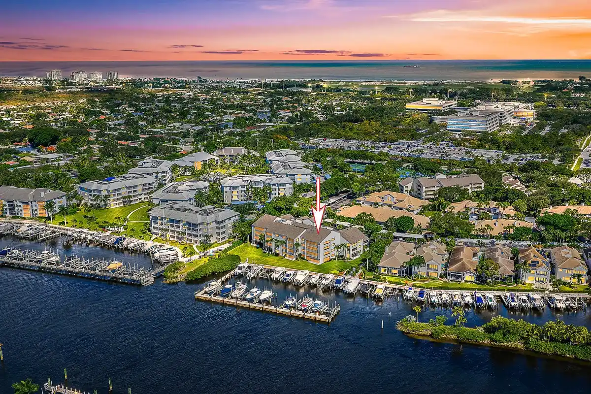 513 Oak Harbour Dr, Juno Beach: photo 1 of 39