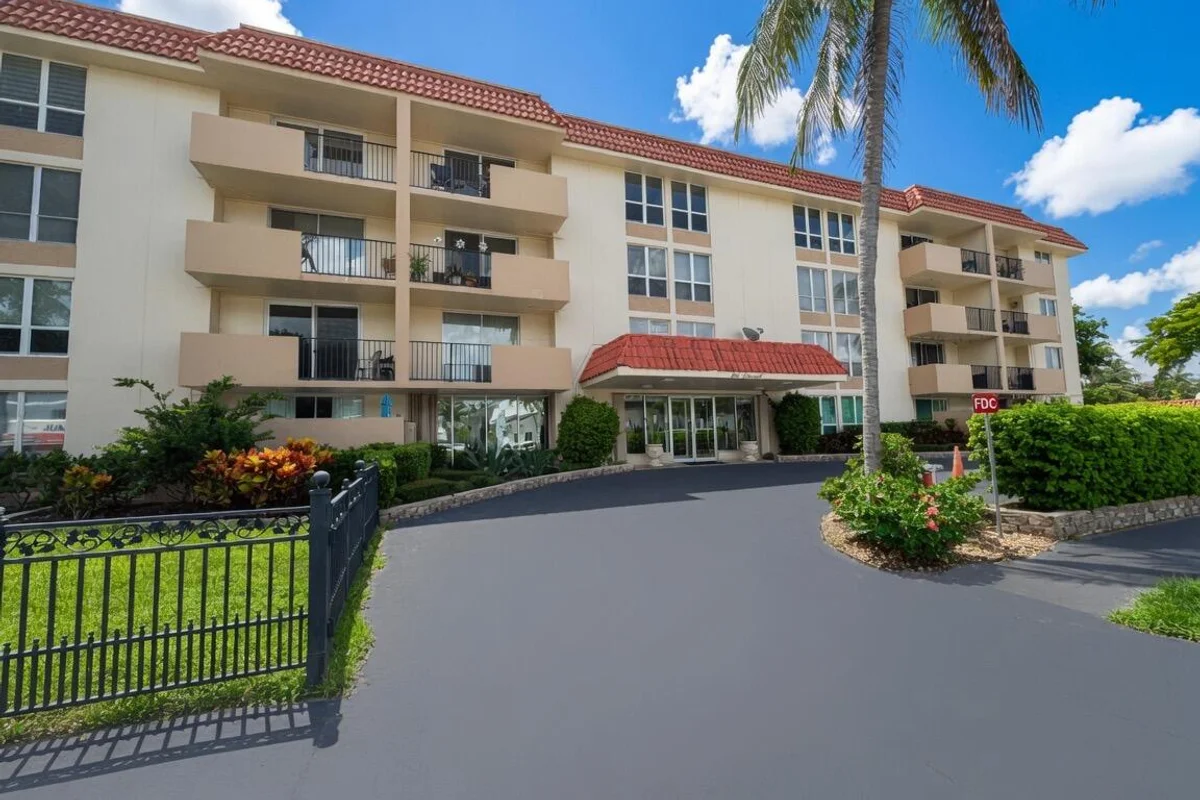 1000 Spanish River Rd #4P, Boca Raton: photo 1 of 21