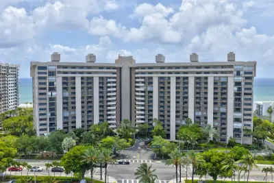4900 N Ocean Blvd #506, Lauderdale-by-the-Sea: photo 1 of 33