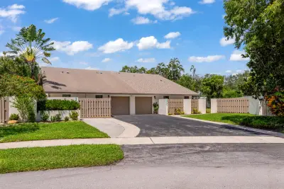 200 SW 29th Ave, Delray Beach: photo 1 of 28