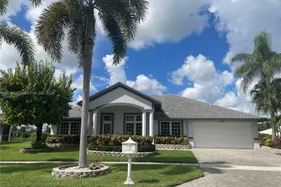 142 Van Gogh Way, Royal Palm Beach: photo 1 of 26