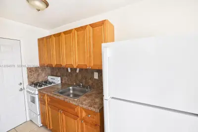 6337 W Flagler St #20, Miami: photo 1 of 9