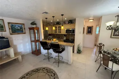 3881 W Flagler St #315, Miami: photo 1 of 6