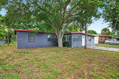 1331 NW 13th Ave, Fort Lauderdale: photo 1 of 35