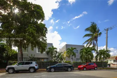 560 Michigan Ave, Miami Beach: photo 1 of 12