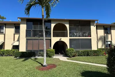 236 Pine Hov Cir #D-2, Lake Worth: photo 1 of 16