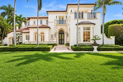 1033 Seasage Dr, Delray Beach: photo 1 of 83