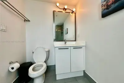 92 SW 3rd St #4905, Miami: photo 1 of 44
