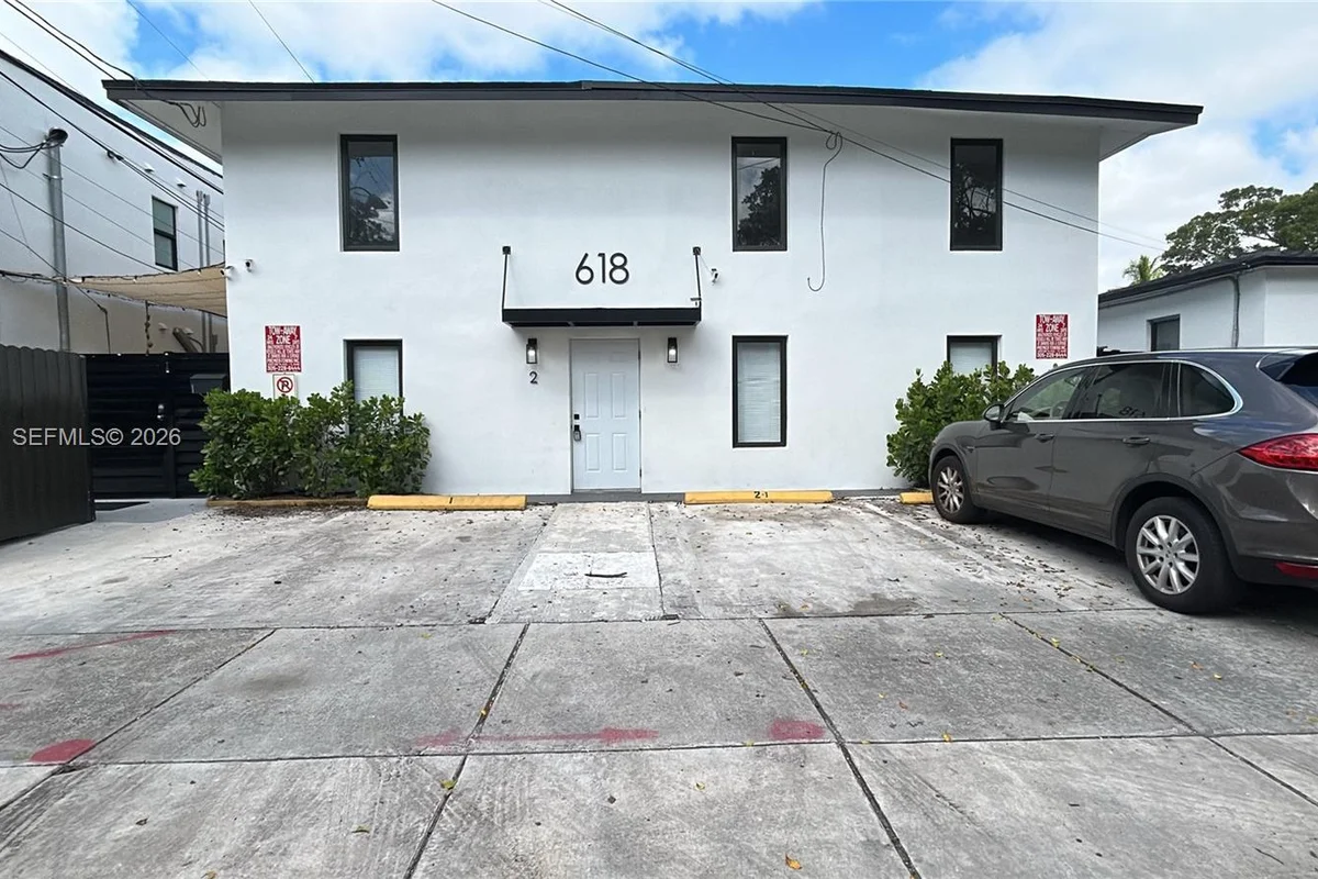 618 SW 21st Ave #2, Miami: photo 1 of 19