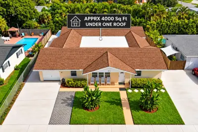 1213 W Broward St, Lantana: photo 1 of 45