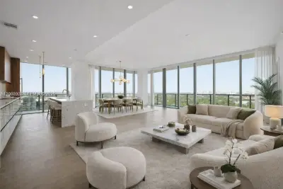 2678 Tigertail Ave #1501, Miami: photo 1 of 52
