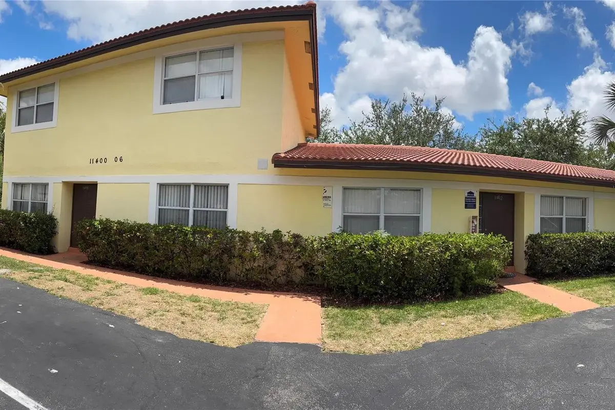 11400 NW 45th St, Coral Springs: photo 1 of 13