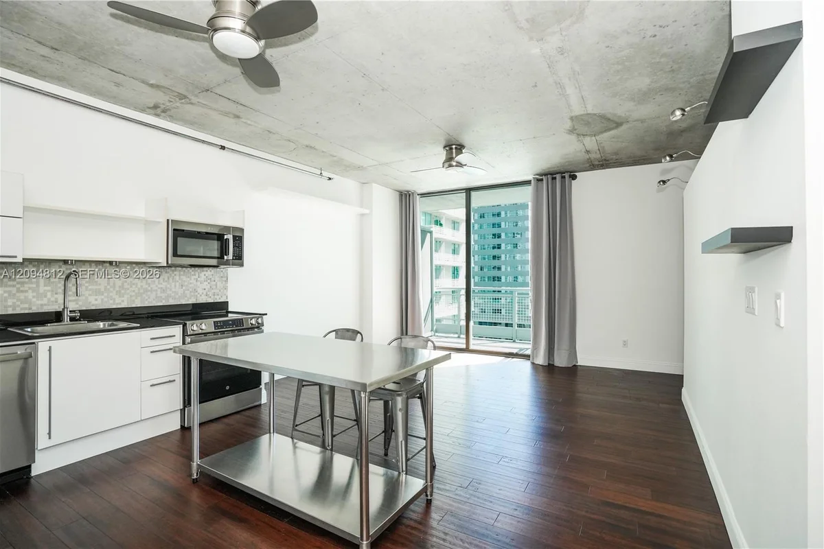 690 SW 1st Ct #1623, Miami: photo 1 of 18