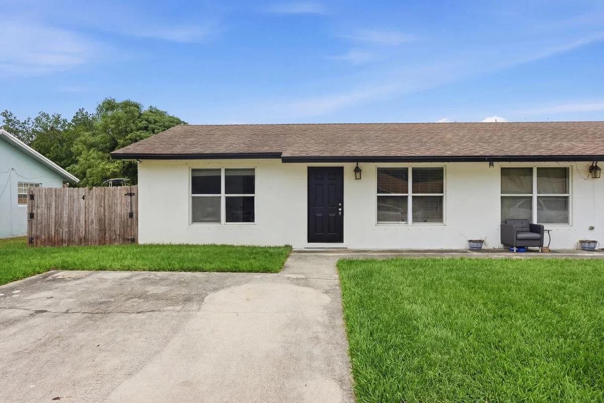 3847 Roan Ct E, West Palm Beach: photo 1 of 27