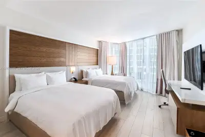 505 N Fort Lauderdale Beach Blvd #712, Fort Lauderdale: photo 1 of 15