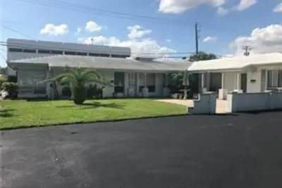 2738 NE 32nd St #4, Fort Lauderdale: photo 1 of 8