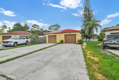 1219 Periwinkle Pl, Wellington: photo 1 of 49