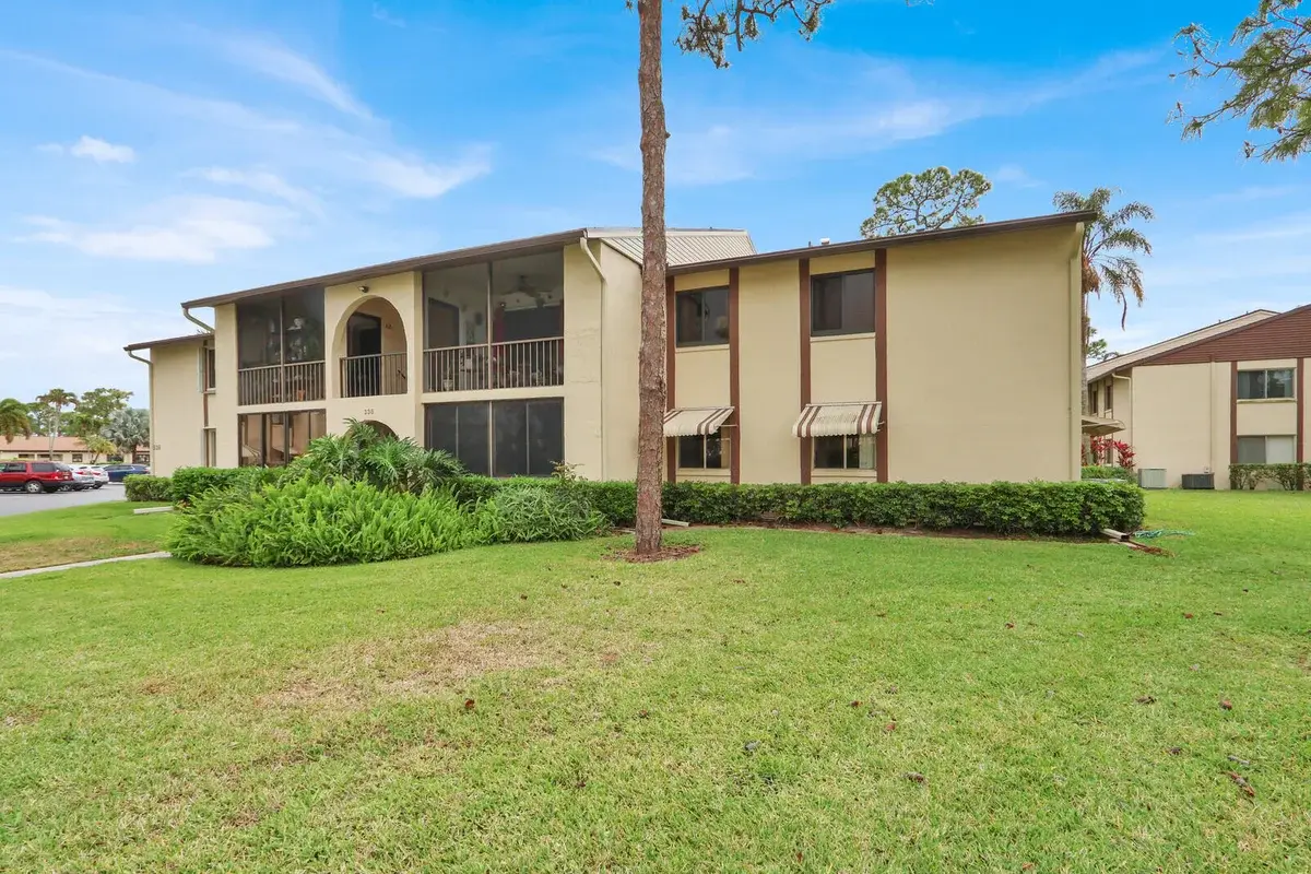 338 Knotty Pine Cir #D-1, Greenacres: photo 1 of 21