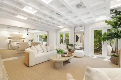 246 Elwa Pl, West Palm Beach: photo 1 of 39