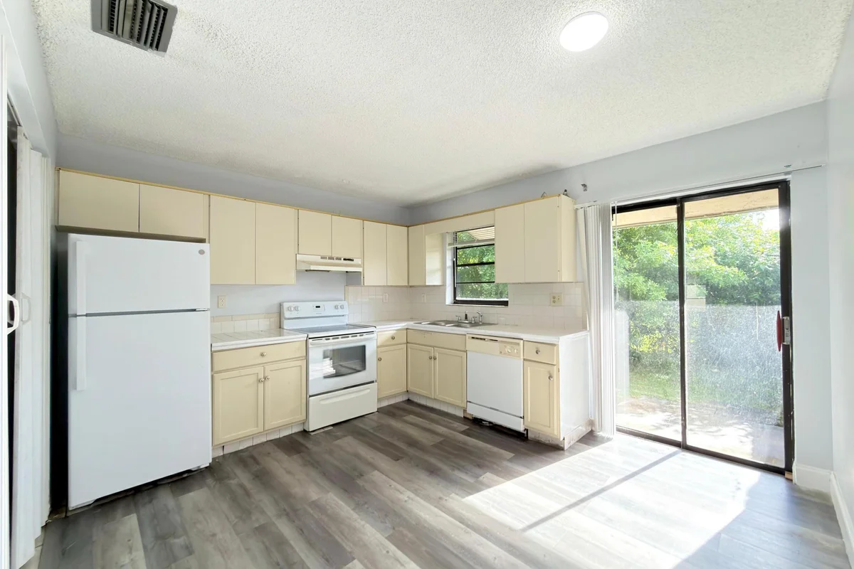 4885 Badger Rd, West Palm Beach: photo 1 of 16