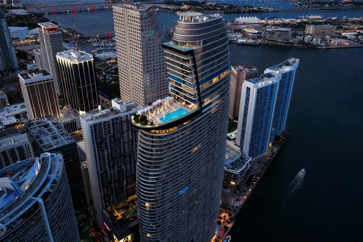 300 Biscayne Boulevard Way #3108, Miami: photo 1 of 20