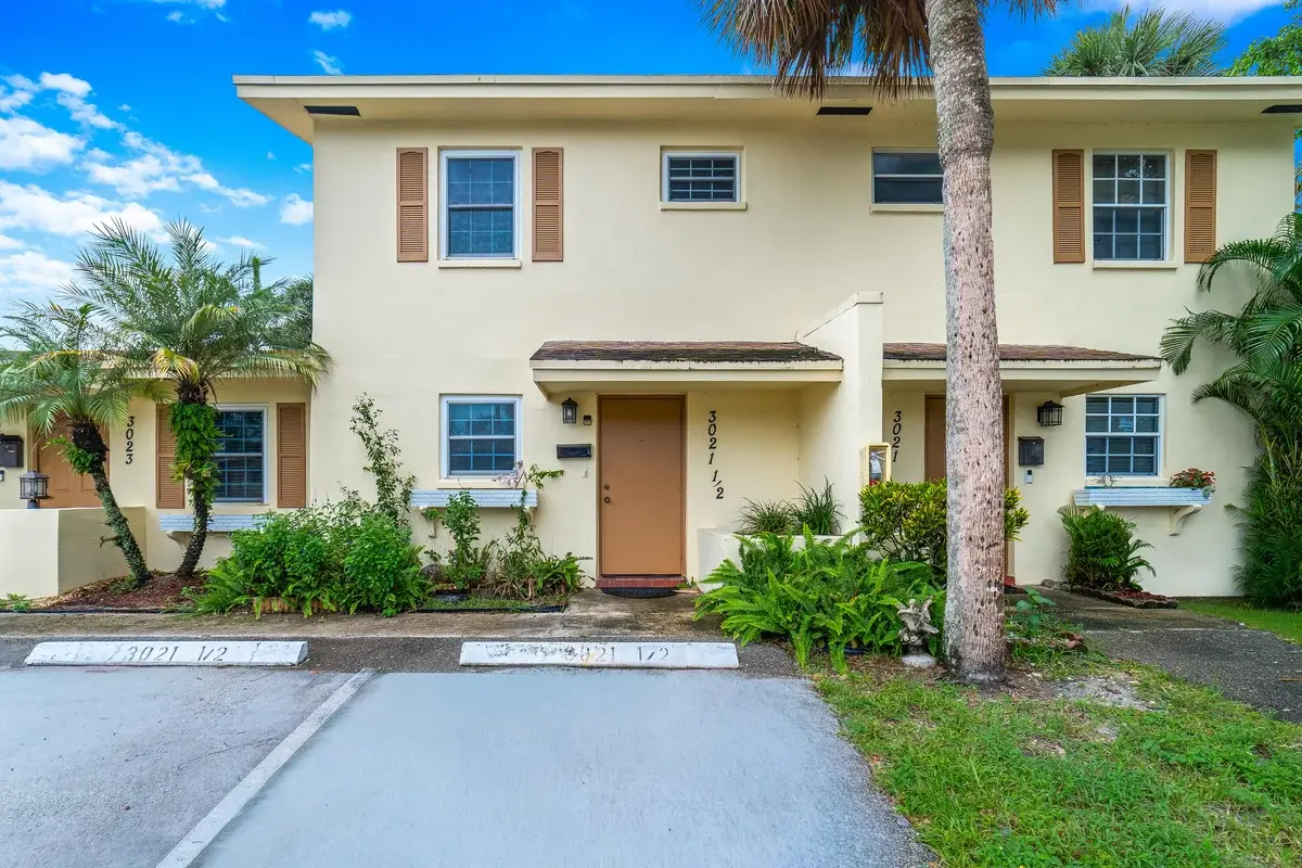 3021 NW 68th St #11G, Fort Lauderdale: photo 1 of 31