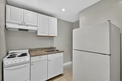 885-887 7th St #200, West Palm Beach: photo 1 of 11