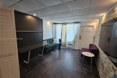7725 Carlyle Ave #11, Miami Beach: photo 1 of 3