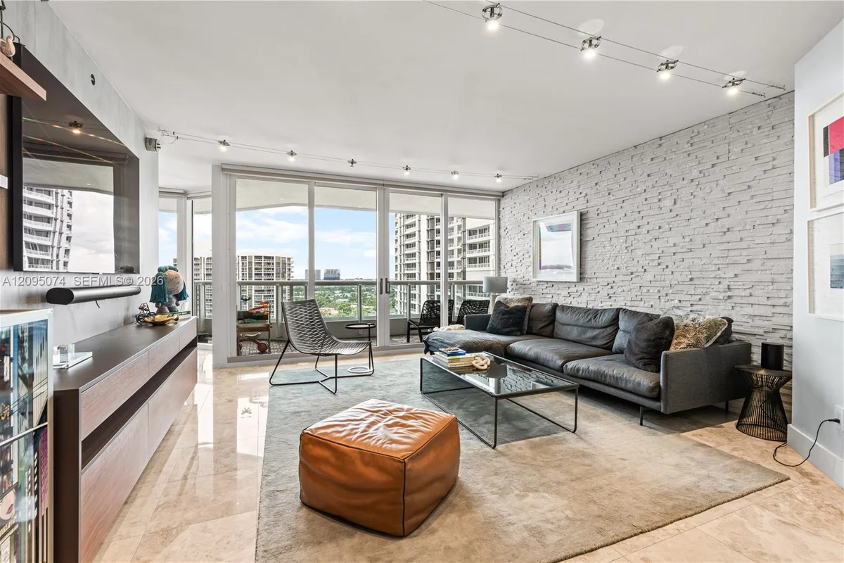 21055 Yacht Club Dr #1703, Aventura: photo 1 of 39