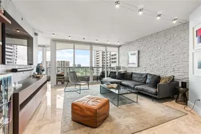 21055 Yacht Club Dr #1703, Aventura: photo 1 of 39