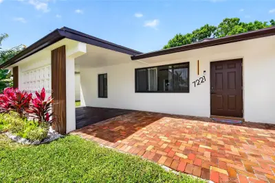 7221 Freedom St, Hollywood: photo 1 of 20