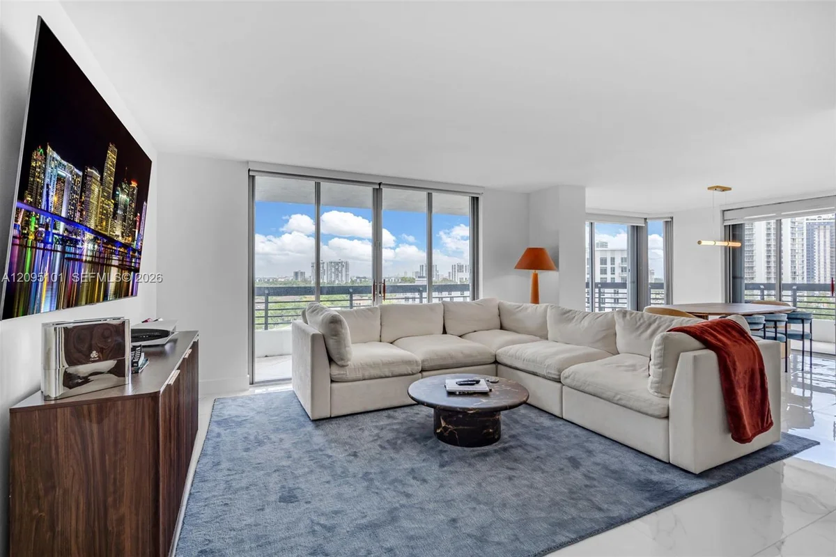 3500 Mystic Pointe Dr #1205, Aventura: photo 1 of 24