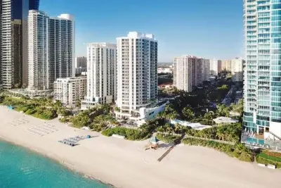 Condo in Sunny Isles Beach: photo 1 of 2