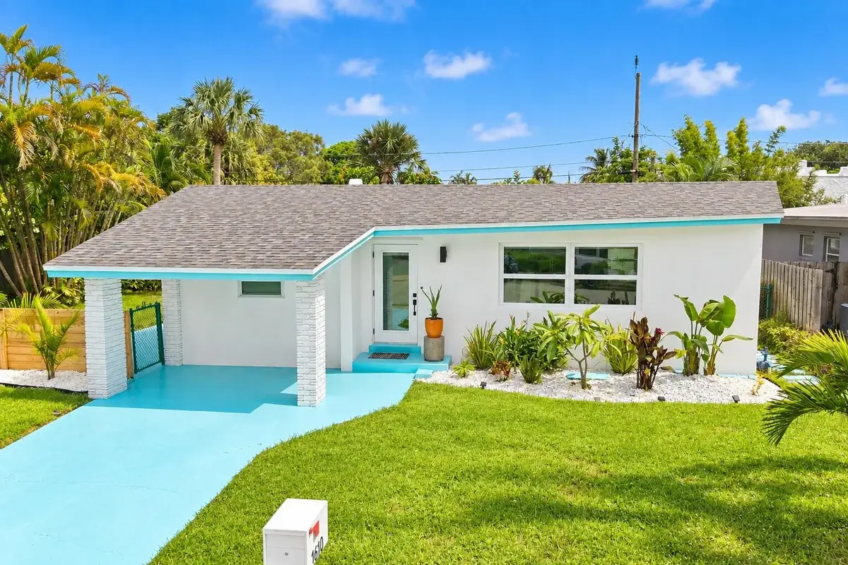 1610 N J Ter, Lake Worth Beach: photo 1 of 32