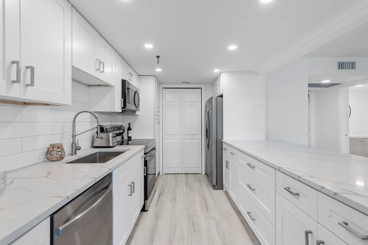 859 Jeffery St #212, Boca Raton: photo 1 of 53