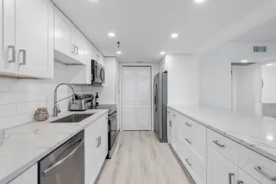 859 Jeffery St #212, Boca Raton: photo 1 of 53
