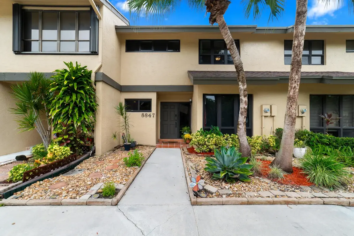 8847 Cleary Blvd, Plantation: photo 1 of 31