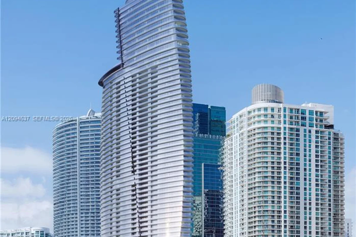 300 Biscayne Boulevard Way #2208W, Miami: photo 1 of 34