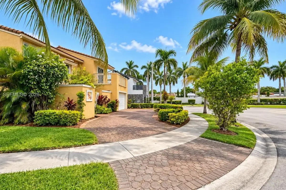 5622 SW 130th Pl, Miami: photo 1 of 69
