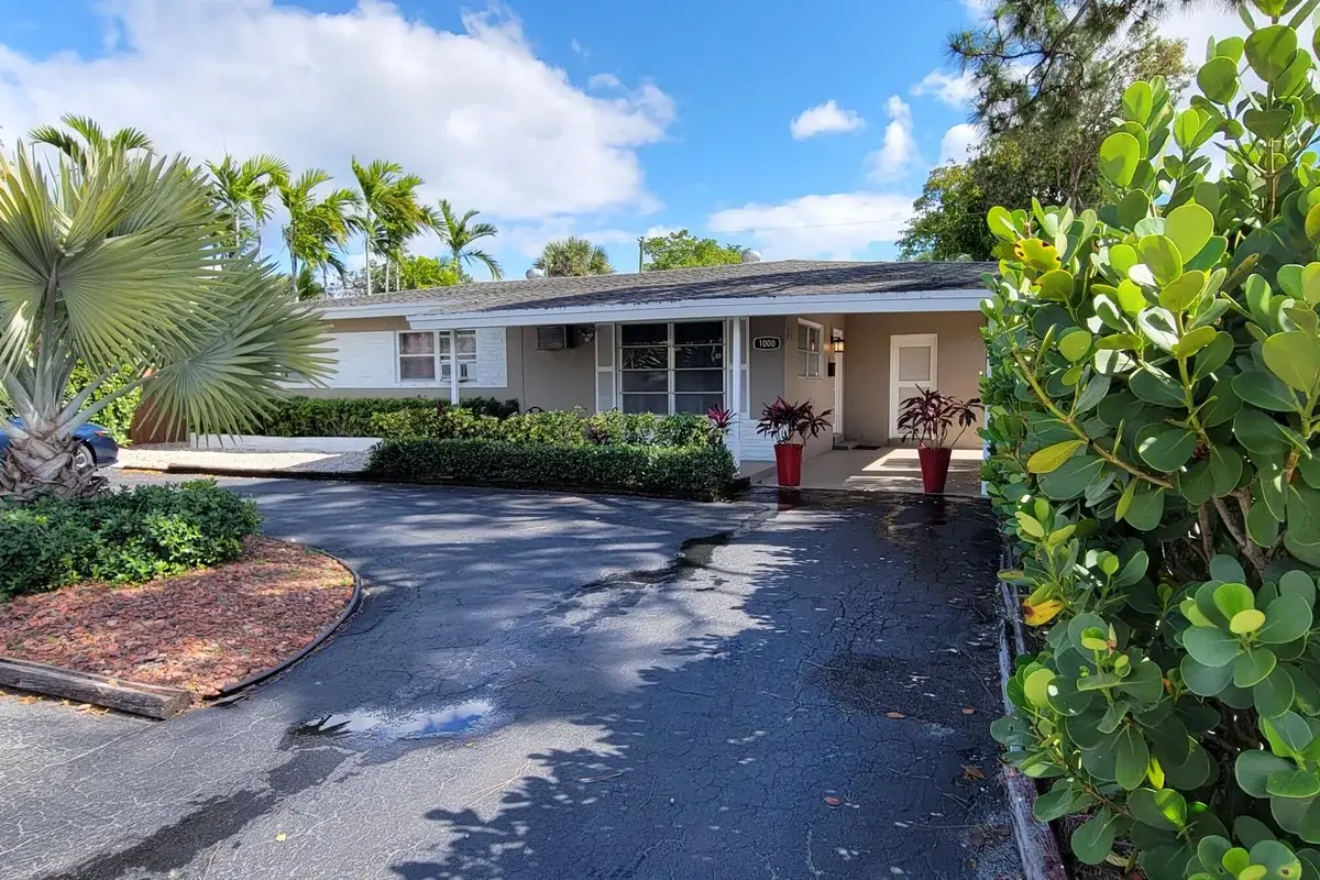 1000 NE 17th Ct, Fort Lauderdale: photo 1 of 42