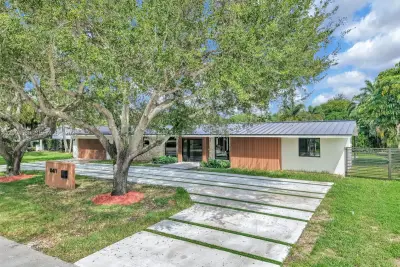 15471 SW 83rd Ave, Palmetto Bay: photo 1 of 30